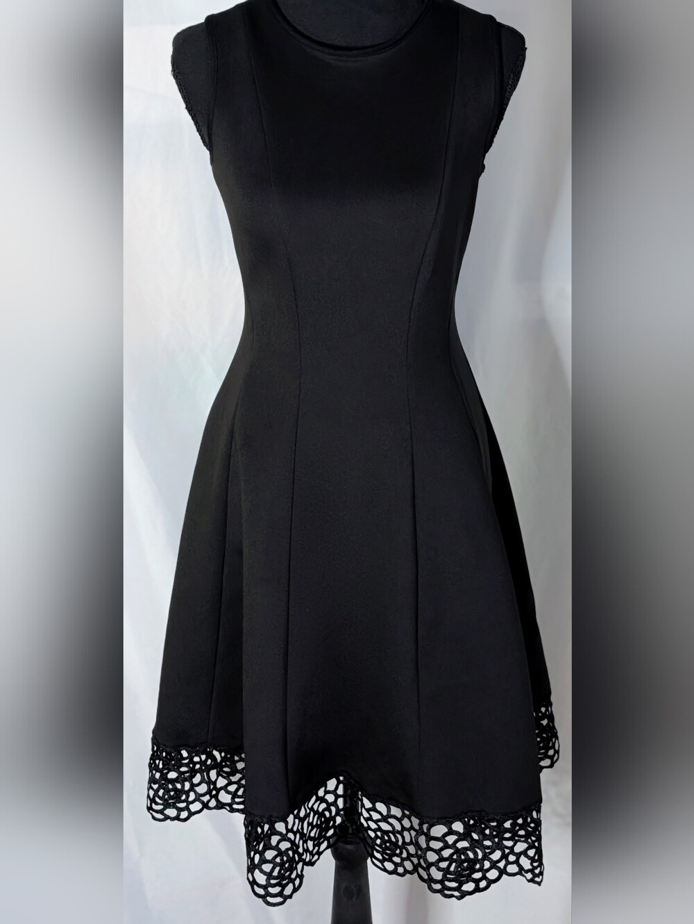Donna Ricco New York Black A-Line Fit Flare Dress Crochet Lace Hem Size 2
